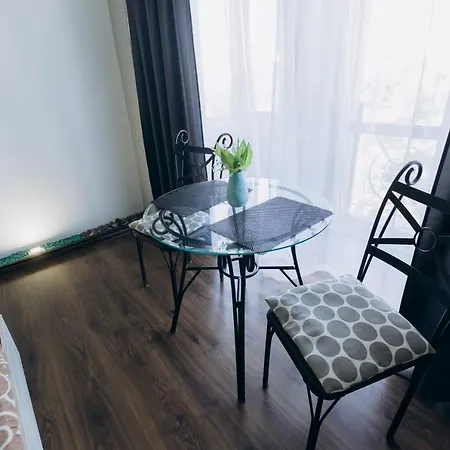 Apartments Біля Жд Вокзалу Ivano-Frankivsk Exterior photo